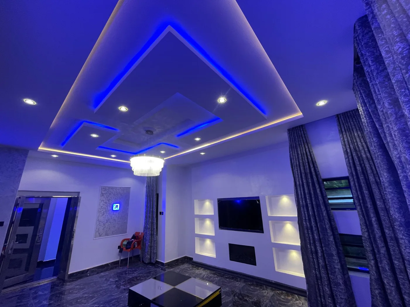 SR Construction Turnkey Interior Supervision